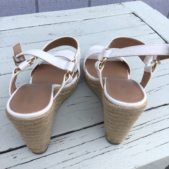 Merona Women Wedge White and Tan Summer Sandals Size 9.5 - Picture 4 of 8